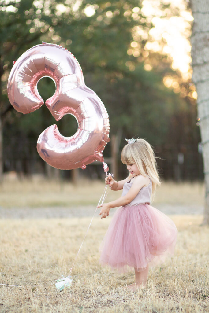 number 3 balloon for birthday photoshoot