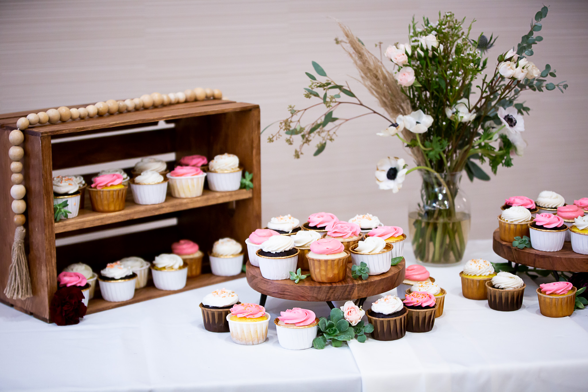 pink and white wedding cupcakes